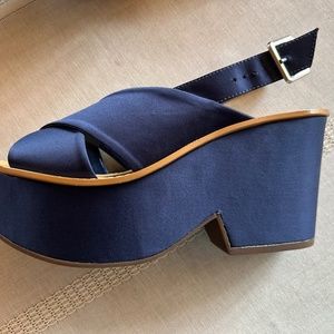 NIB Schutz Miriam Satin Platform Sandals in 9.5M. Color is sailfish blue